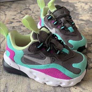 Like new baby girl size 4 Nike sneaker